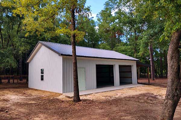 Garage and Storage Shed Pole Barn Building Construction in Florida.